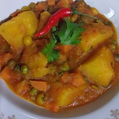 A picture of Stewed irish potatoes (mchuzi wa viazi).