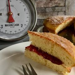 A picture of Bramble Cottage Victoria Sponge.