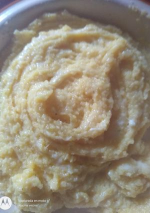 Una foto de Polenta con queso y mostaza