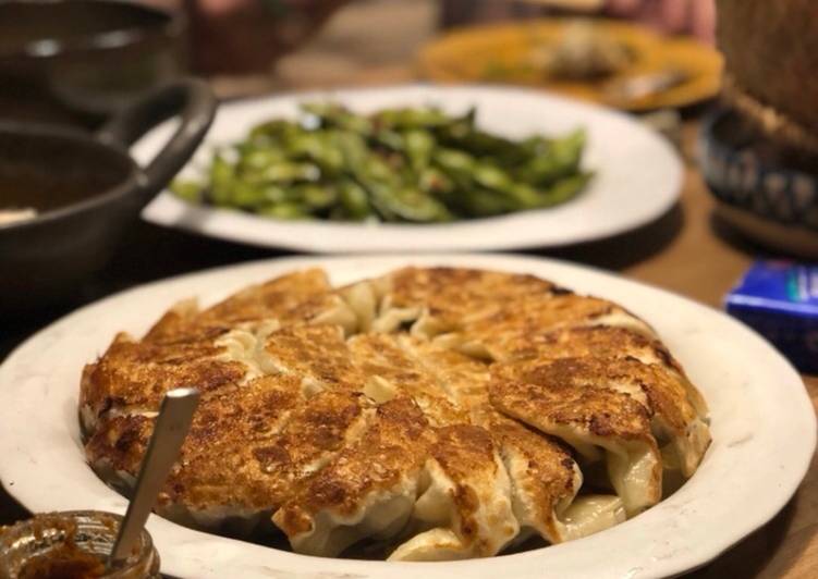 GYOZA（pan-fried dumplings）