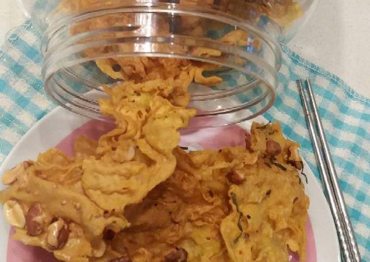 Rempeyek kacang tanah