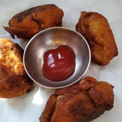 A picture of Bread corners ke rolls.