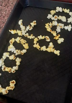 A picture of Halky phulky bhook mein Masala popcorns.