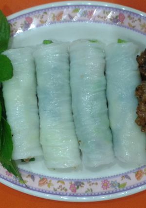 Hình của món Bánh Ướt Cuốn Thịt Nướng.