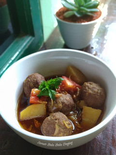 Foto resep 256.Semur Bola Daging Isi Telur Puyuh