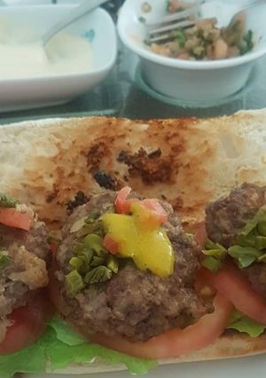 Una foto de Mini hamburguesa en Mini baguette 😍