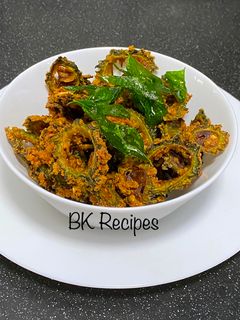 கிரிஸ்பி பாகற்காய் பக்கோடா🍃 செய்முறை முக்கிய புகைப்படம்
