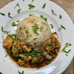 A picture of Mongolian chicken.