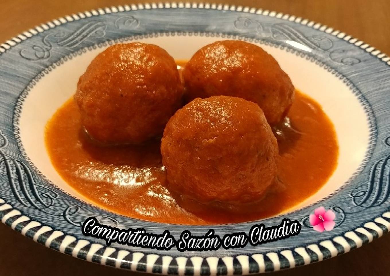 Albóndigas de cerdo rellenas en salsa de chipotle🌺