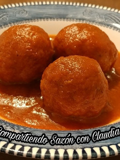 Una foto de Albóndigas de cerdo rellenas en salsa de chipotle🌺