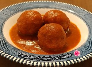 Una foto de Albóndigas de cerdo rellenas en salsa de chipotle🌺