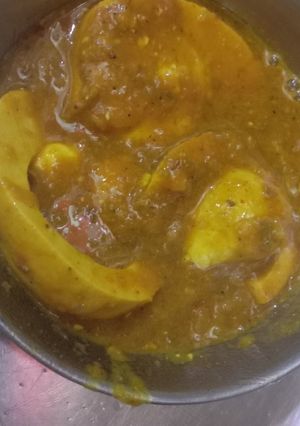 A picture of Egg curry.