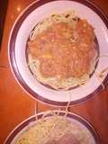 Spaghettis con salsa vegetariana picante "loquetengoamano"