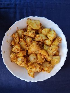 जीरा आलू (Jeera Aloo recipe in hindi) रेसिपी मुख्य फोटो