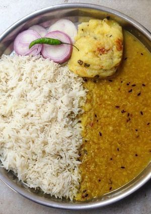 A picture of Dal chawal.