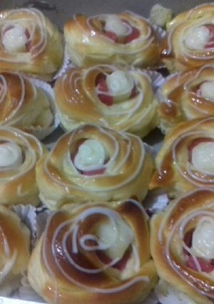 Foto resep Roti bunga sosis keju mayo