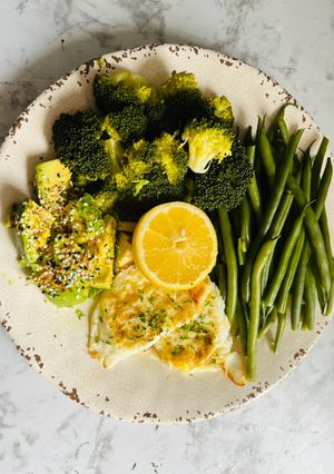 Una foto de Huevo con verduras