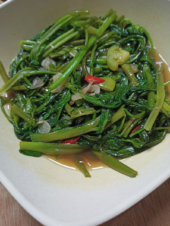 Langkah Mudah untuk Menyiapkan Tumis kangkung yang Lezat Sekali