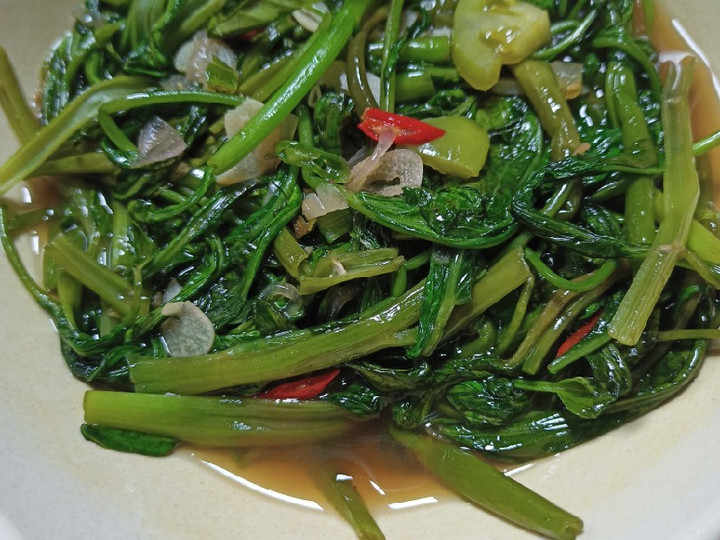 Langkah Mudah untuk Menyiapkan Tumis kangkung yang Lezat Sekali