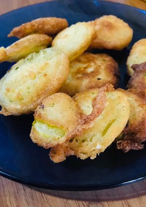 Una foto de Pepinillos fritos