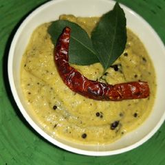 A picture of Nariyal chane dal ki chutney.