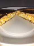 Sándwich de huevos revueltos mantequilleros