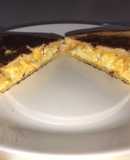 Sándwich de huevos revueltos mantequilleros