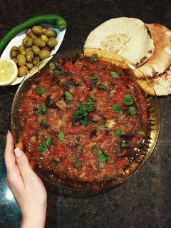 صورة لوصفة مشوي الباذنجان والبندورة