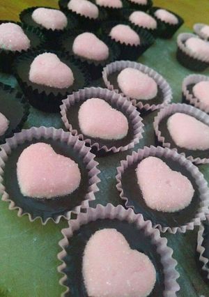 A picture of Love Chocolate.