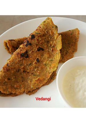 A picture of Broccoli and Aloo Thepla.