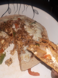 रोटी पिज्जा (Roti Pizza recipe in Hindi) रेसिपी मुख्य फोटो