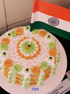 6 मिनट माइक्रोवेव तिरंगा केक (6 minute microwave tiranga cake recipe in Hindi) रेसिपी मुख्य फोटो