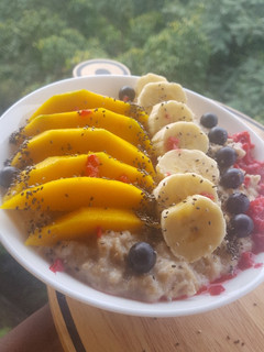 A picture of Cinammon oatmeal.