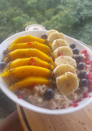 A picture of Cinammon oatmeal.