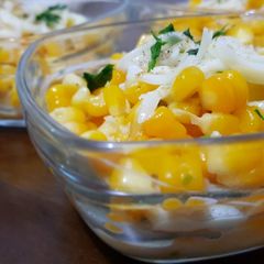 A picture of Corn & butter ذرة بالزبدة.