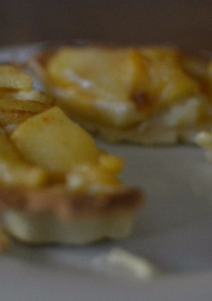 Una foto de Pastel de manzana con crema pastelera
