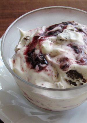 A picture of Frozen Cream Cheese Dessert.