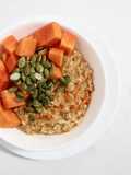 Porridge de Avena con Papaya y Semillas de Calabaza