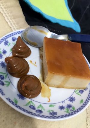 Una foto de Budín de pan fácil y rico