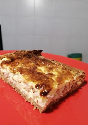 Una foto de Quiche Lorraine de masa integral