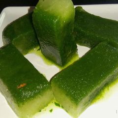 A picture of Spinach water ice cream.