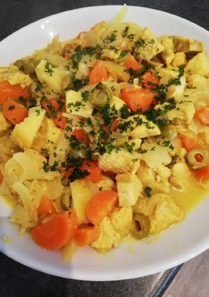 Une photo de Poulet au citron façon tajine
