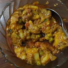 A picture of Aalu Matar Masala.