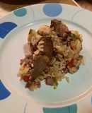 Arroz en zanahoria, más mix de vegetales más alas de Plateada de Cerdo