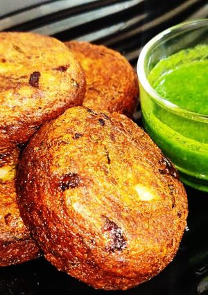 A picture of Crispy Aloo Tikki.