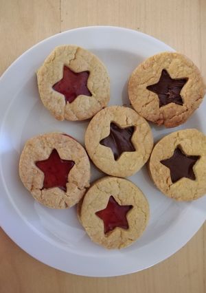 Φωτογραφία της συνταγής Shortbread filled cookies / χριστουγεννιάτικα μπισκότα βουτύρου
