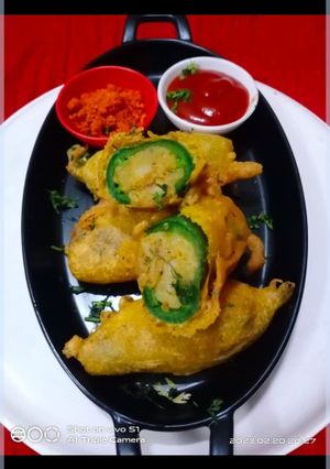 A picture of Mirchi pakoda.