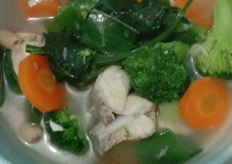 Sop ayam brokoli