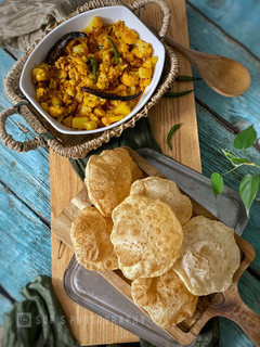 লুচি (Luchi Recipe In Bengali) রেসিপির প্রধান ছবি