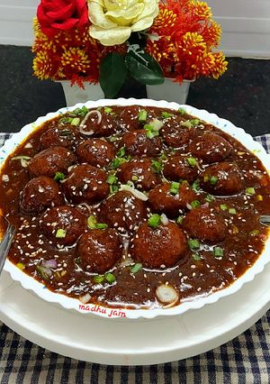 A picture of Cauliflower Manchurian Gravy.